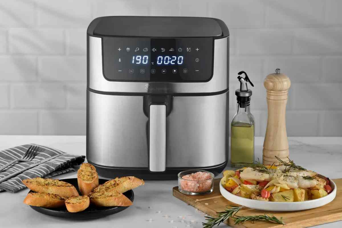 Porzioni maxi e prezzo mini: con la friggitrice ad aria Lidl cucini per tutti